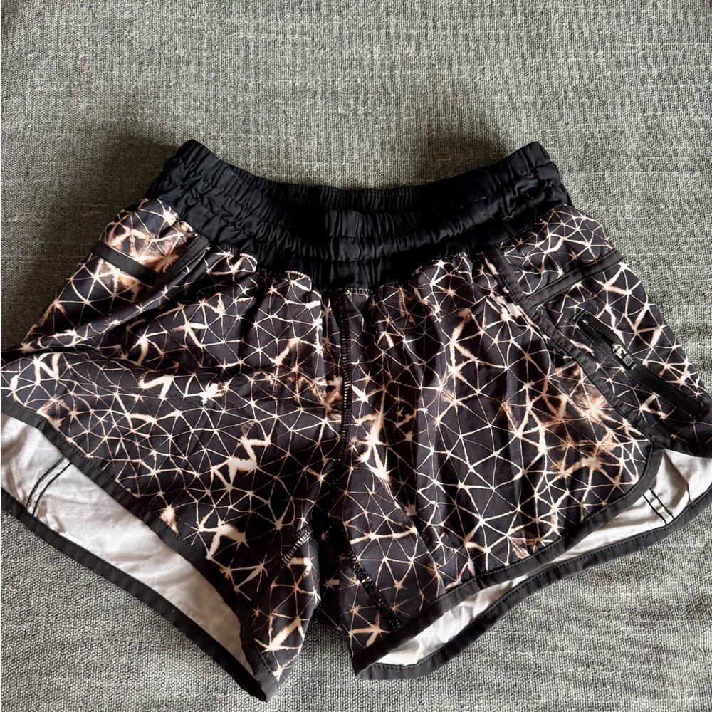 Geometric LuluLemon Women's Shorts